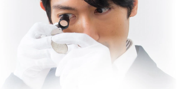 食器買取鑑定士イメージ